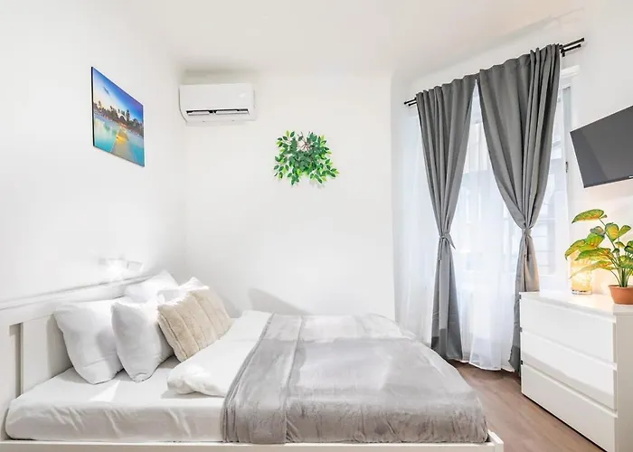 Central - New - Quiet And Comfy Studio