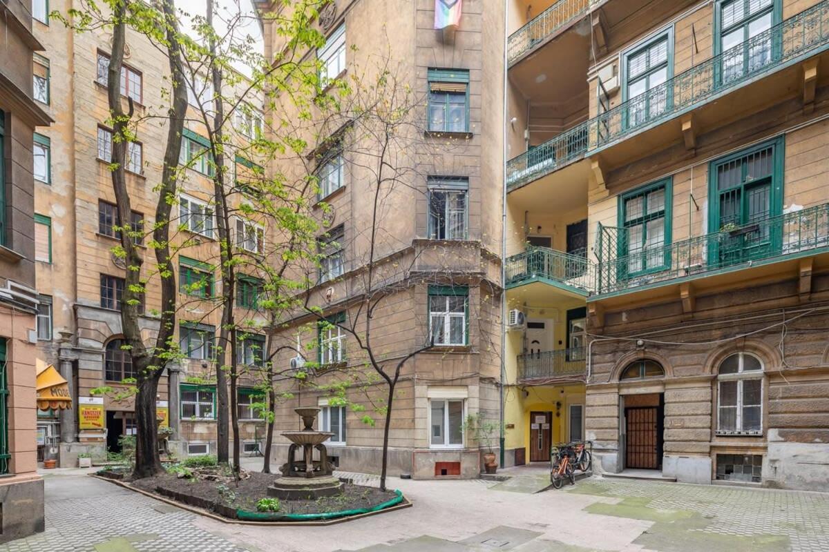 - New - Quiet And Comfy Budapest